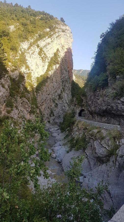 La Provence Vous Attend - 2Eme Etage Digne-les-Bains Bagian luar foto