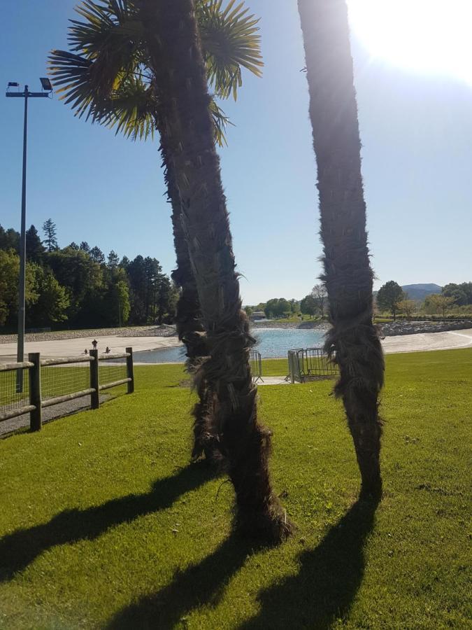 La Provence Vous Attend - 2Eme Etage Digne-les-Bains Bagian luar foto